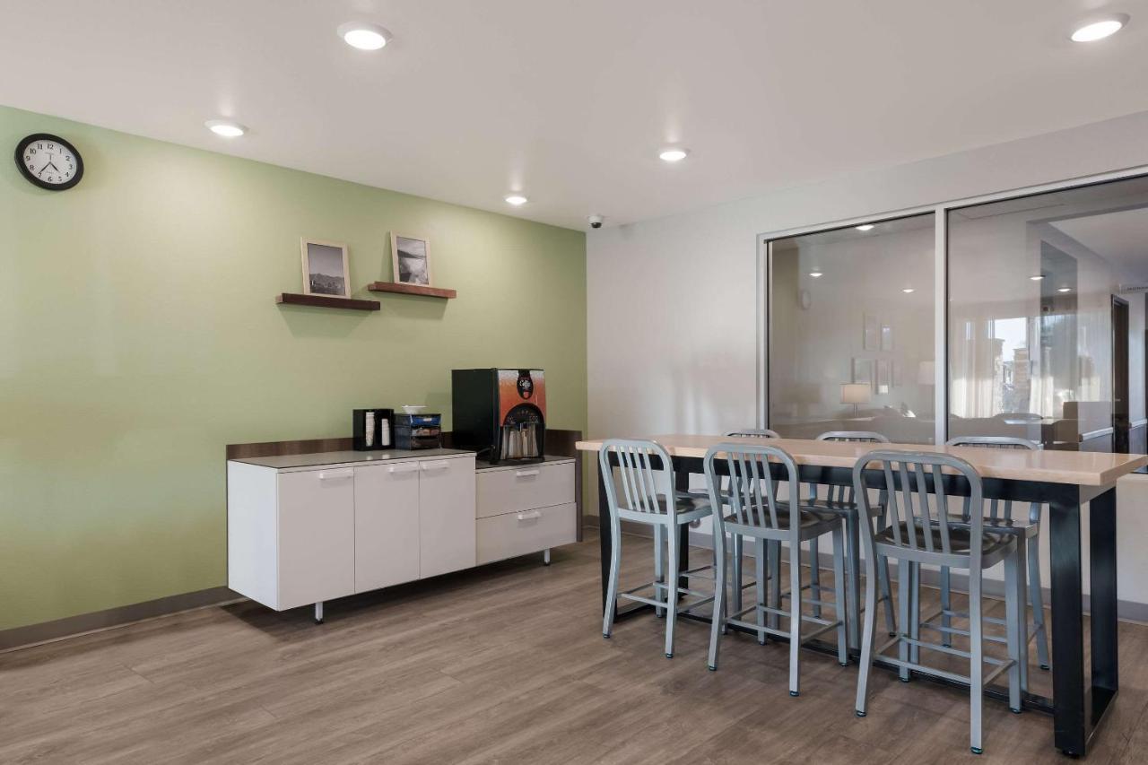Woodspring Suites Phoenix-Deer Valley Екстериор снимка