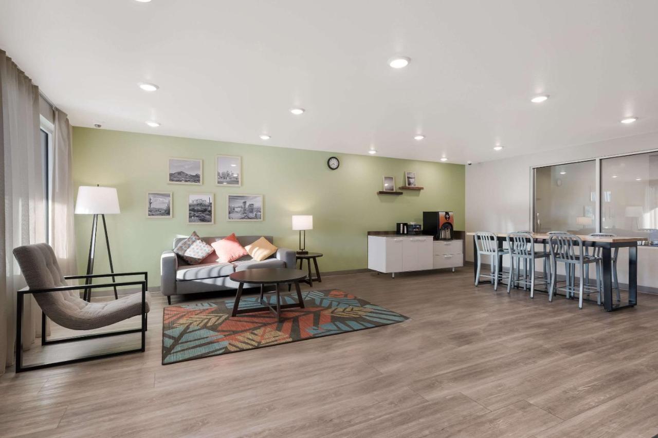 Woodspring Suites Phoenix-Deer Valley Екстериор снимка